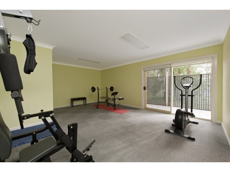 8 Beechwood Court, Sunshine Bay NSW 2536