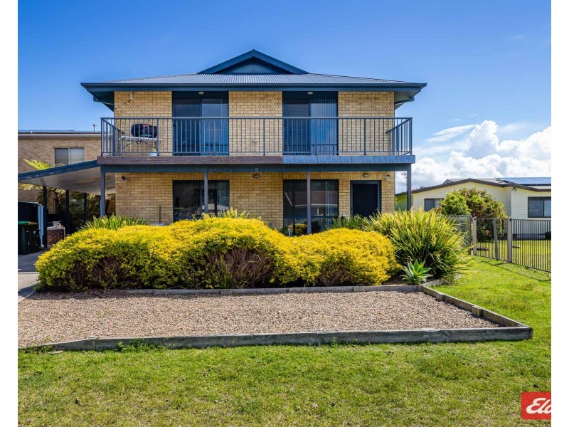 2/1 Cedar Parade, Maloneys Beach NSW 2536