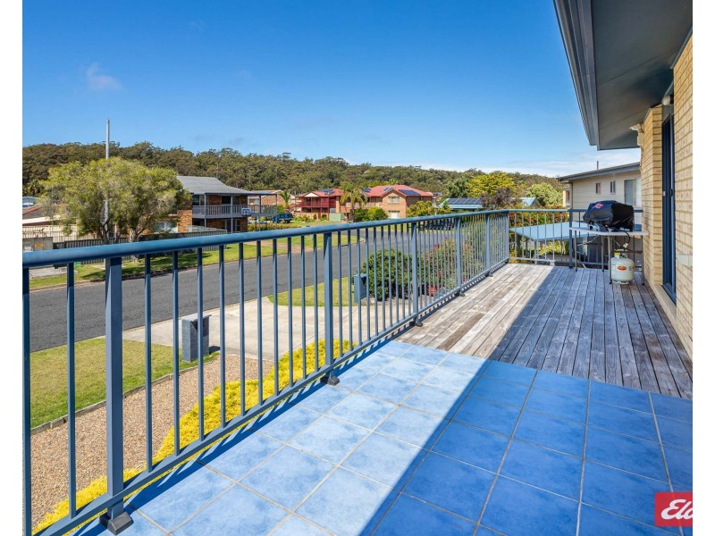 2/1 Cedar Parade, Maloneys Beach NSW 2536