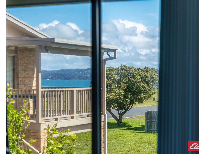 2/1 Cedar Parade, Maloneys Beach NSW 2536