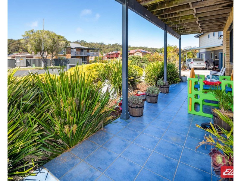 2/1 Cedar Parade, Maloneys Beach NSW 2536