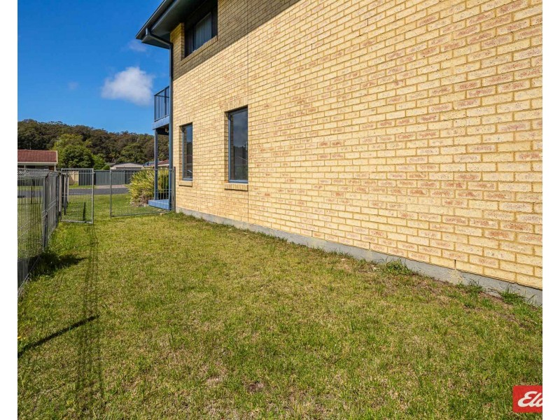 2/1 Cedar Parade, Maloneys Beach NSW 2536