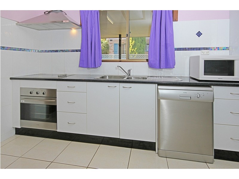 17 Timbara Crescent, Surfside NSW 2536