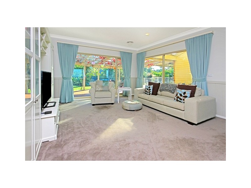 8 Towrang Avenue, Surf Beach NSW 2536