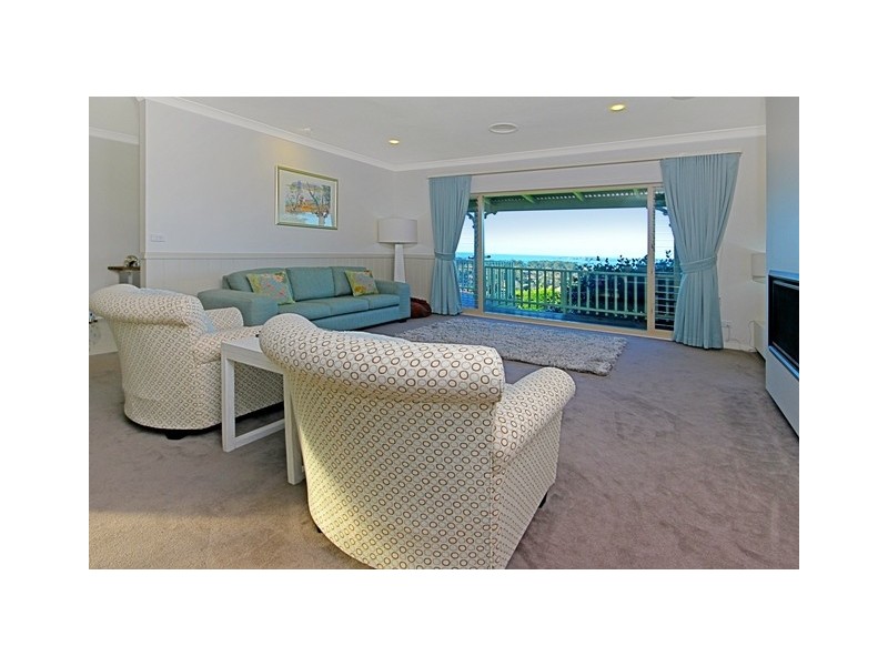 8 Towrang Avenue, Surf Beach NSW 2536