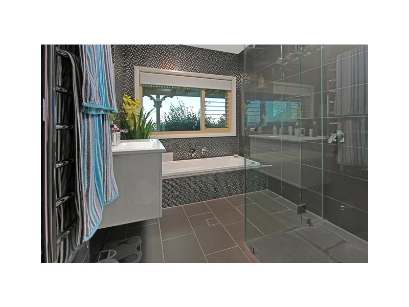 8 Towrang Avenue, Surf Beach NSW 2536