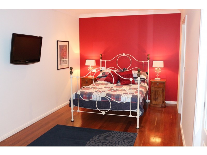 8 Towrang Avenue, Surf Beach NSW 2536