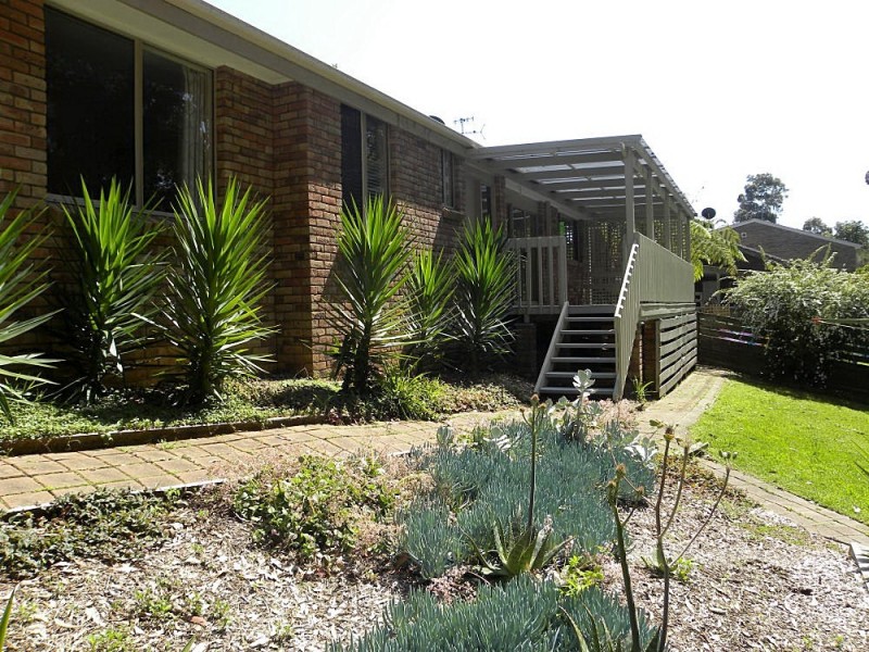 23 Thomas Mitchell Crescent, Sunshine Bay NSW 2536