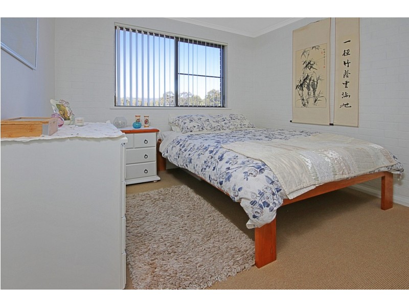 1/25 Calga Crescent, Catalina NSW 2536