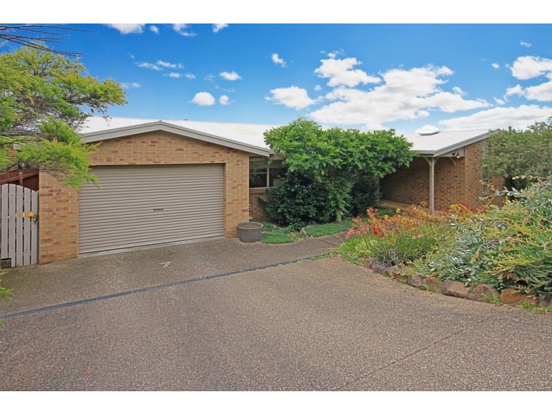 7 Blaxland Crescent, Sunshine Bay NSW 2536