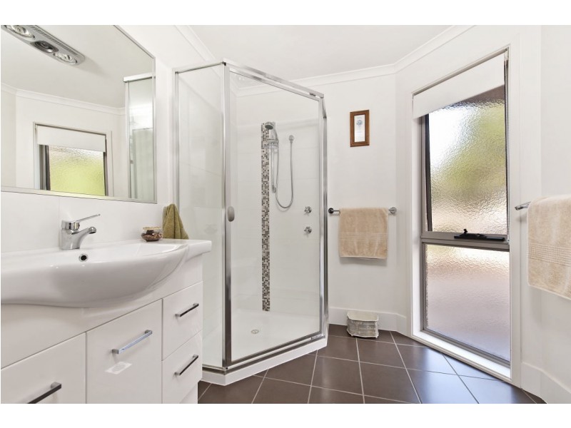 45a Karoola Crescent, Surfside NSW 2536