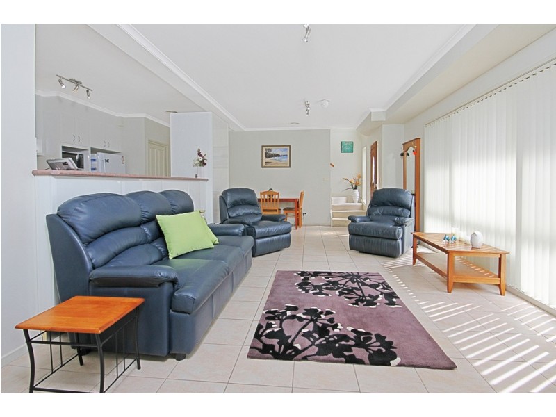 2/11 Wallarah Street, Surfside NSW 2536