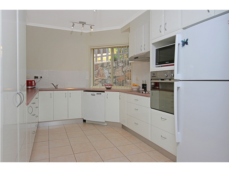 2/11 Wallarah Street, Surfside NSW 2536