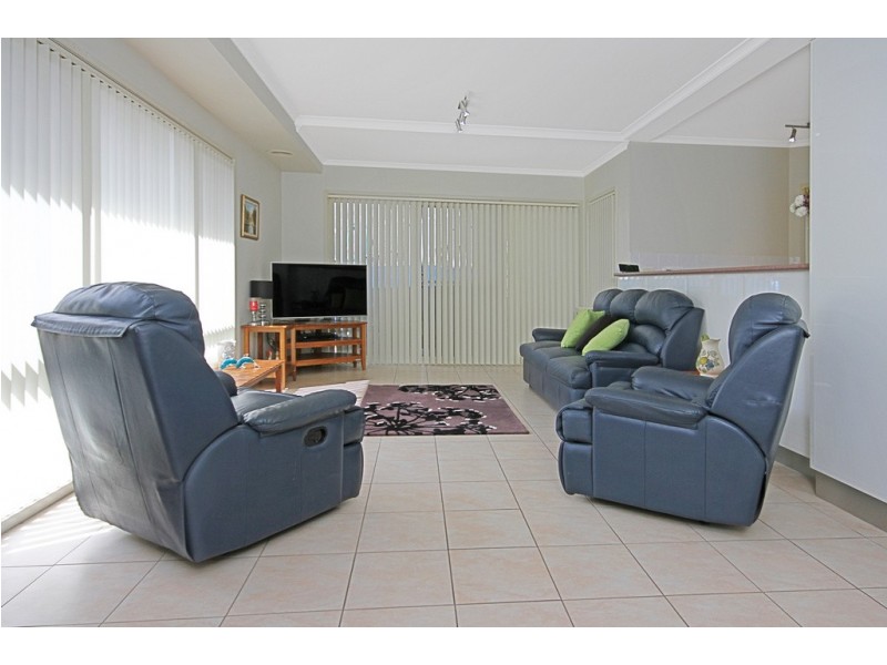 2/11 Wallarah Street, Surfside NSW 2536