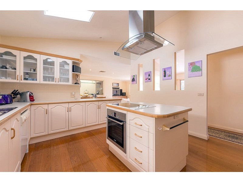 40 Thomas Mitchell Crescent, Sunshine Bay NSW 2536