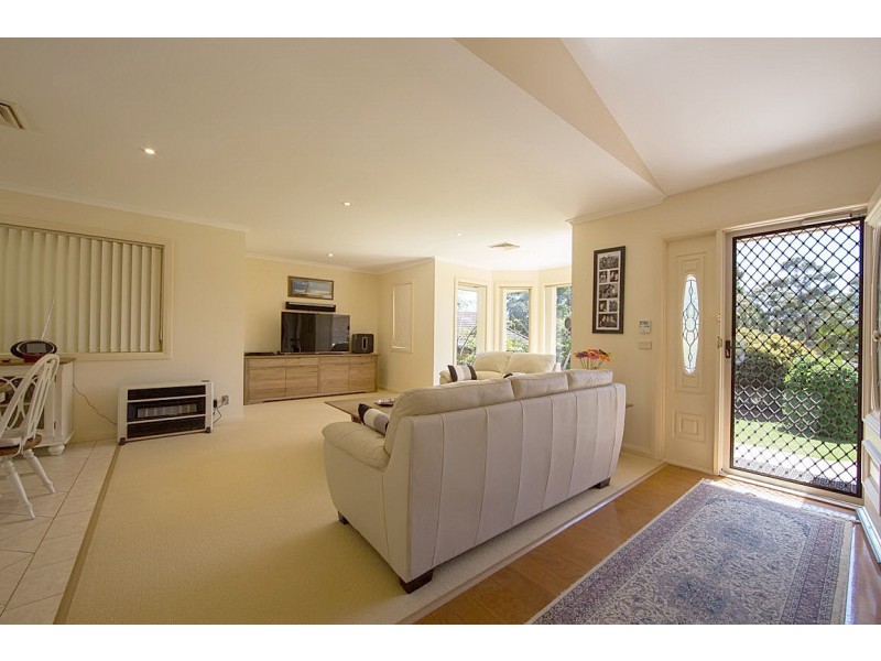 40 Thomas Mitchell Crescent, Sunshine Bay NSW 2536