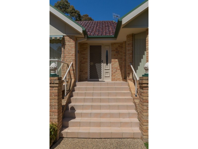 40 Thomas Mitchell Crescent, Sunshine Bay NSW 2536