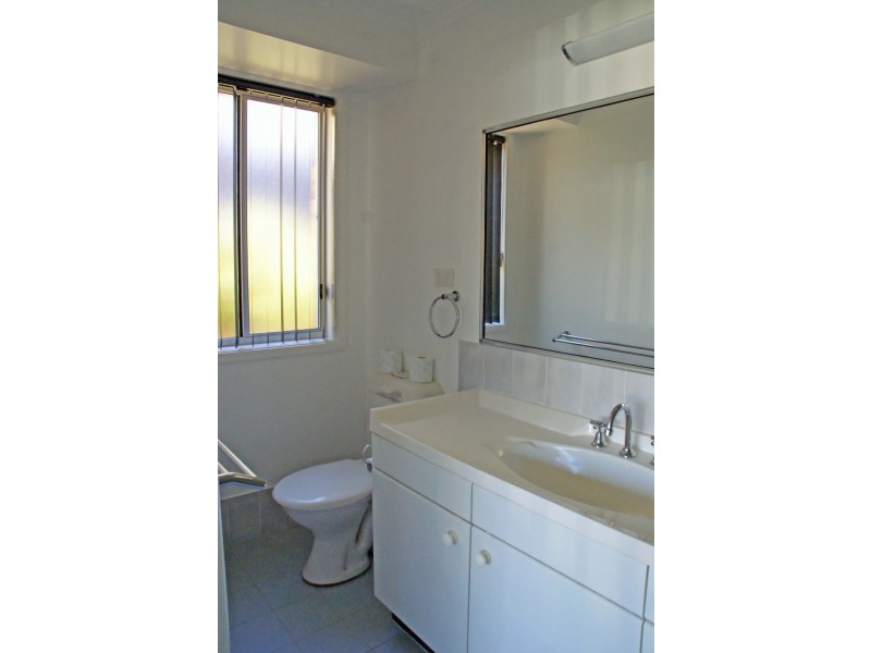 5 Caley Place, Sunshine Bay NSW 2536