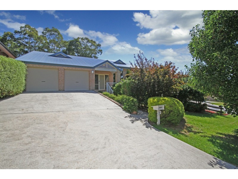 18 Wentworth Avenue, Sunshine Bay NSW 2536