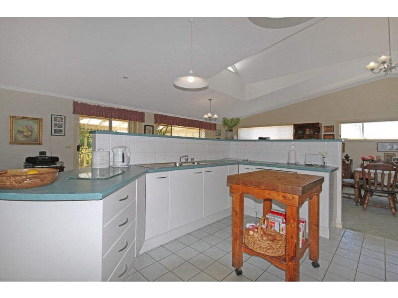 18 Wentworth Avenue, Sunshine Bay NSW 2536