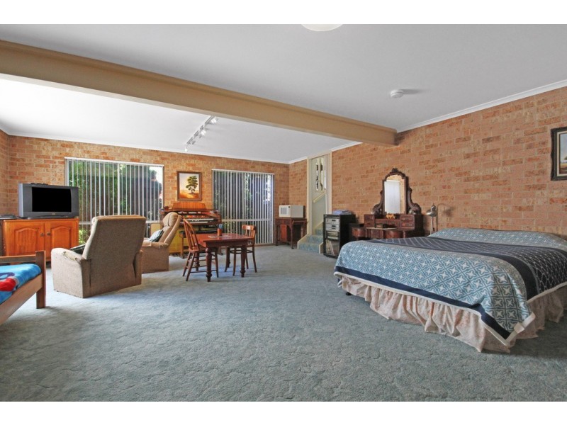 18 Wentworth Avenue, Sunshine Bay NSW 2536