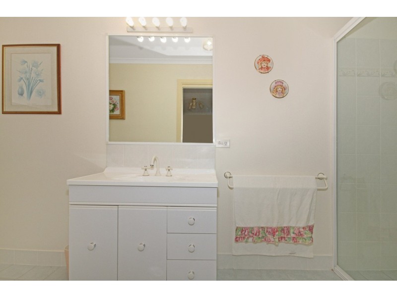 18 Wentworth Avenue, Sunshine Bay NSW 2536