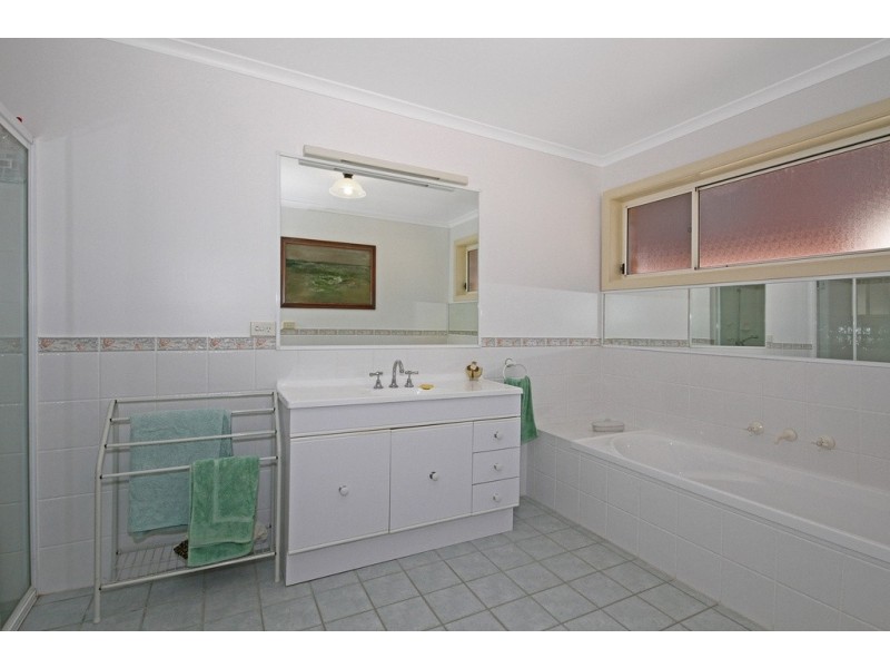 18 Wentworth Avenue, Sunshine Bay NSW 2536