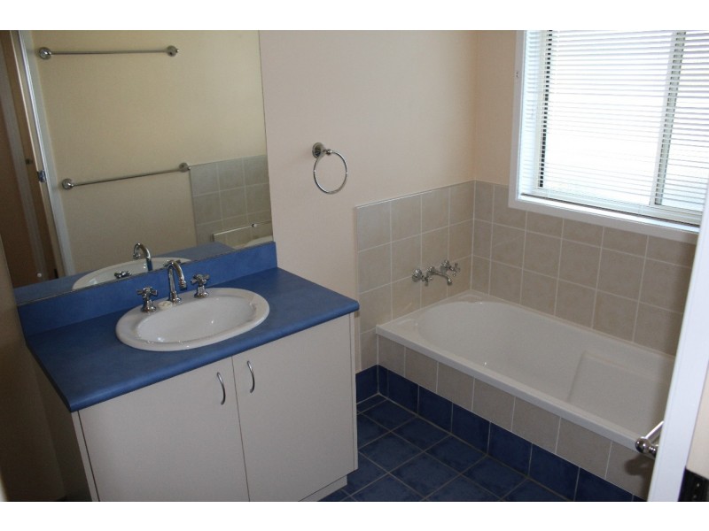 23 Gibson Place, Batehaven NSW 2536