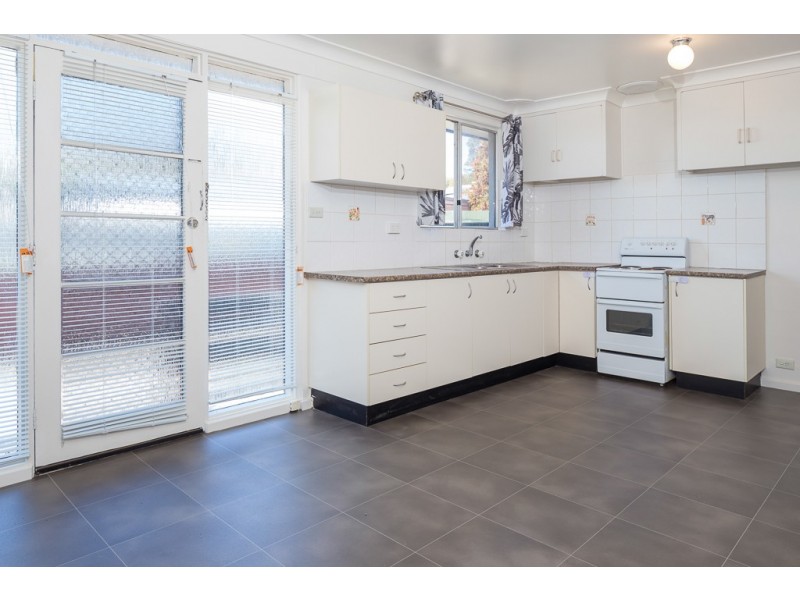 27 Edward Road, Batehaven NSW 2536