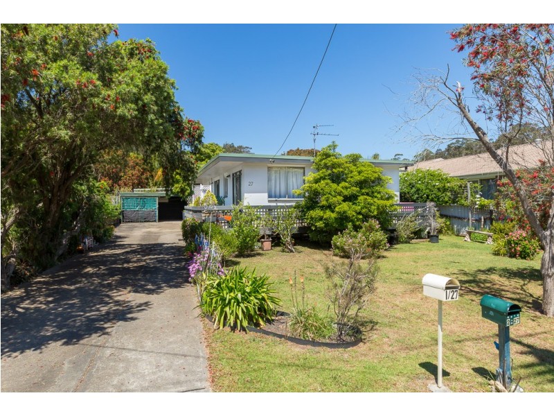 27 Edward Road, Batehaven NSW 2536