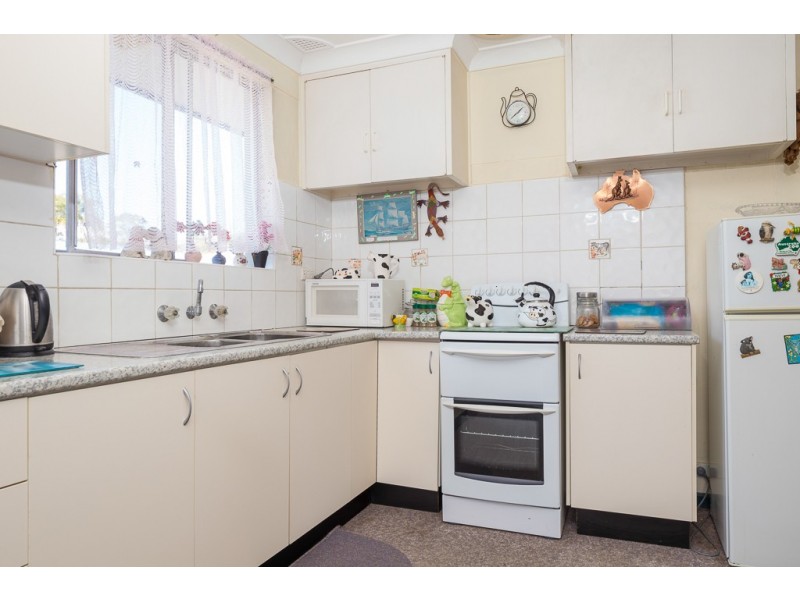 27 Edward Road, Batehaven NSW 2536