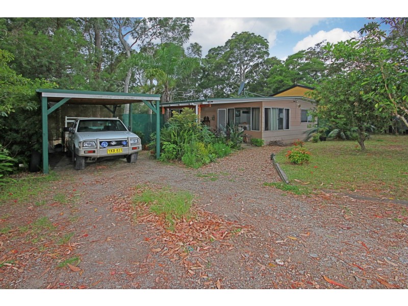 22 Berrima Parade, Surfside NSW 2536