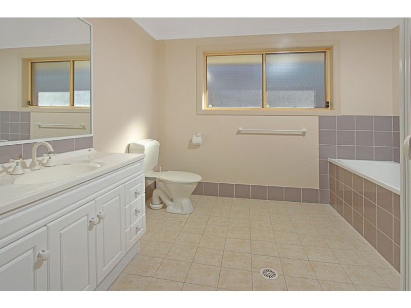 1 Gosse Place, Sunshine Bay NSW 2536