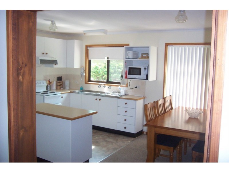 9 Tristania Parade, Maloneys Beach NSW 2536