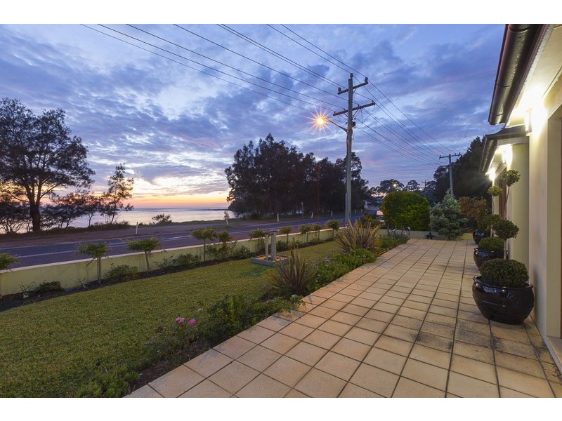 398 Beach Road, Batehaven NSW 2536