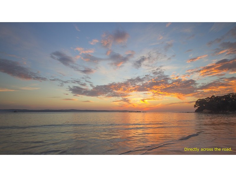 398 Beach Road, Batehaven NSW 2536