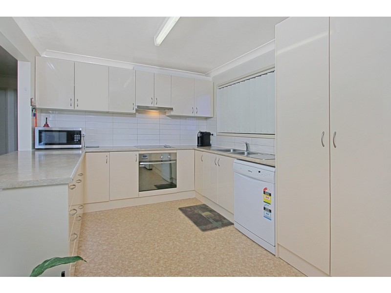 4 Riverview Crescent, Catalina NSW 2536