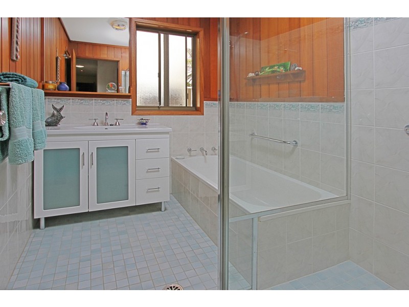 9 Parker Avenue, Surf Beach NSW 2536