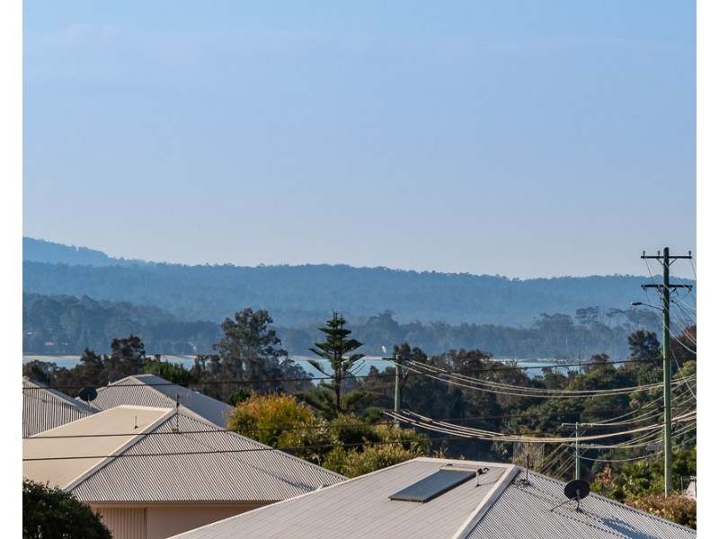 53 Country Club Dr, Catalina NSW 2536