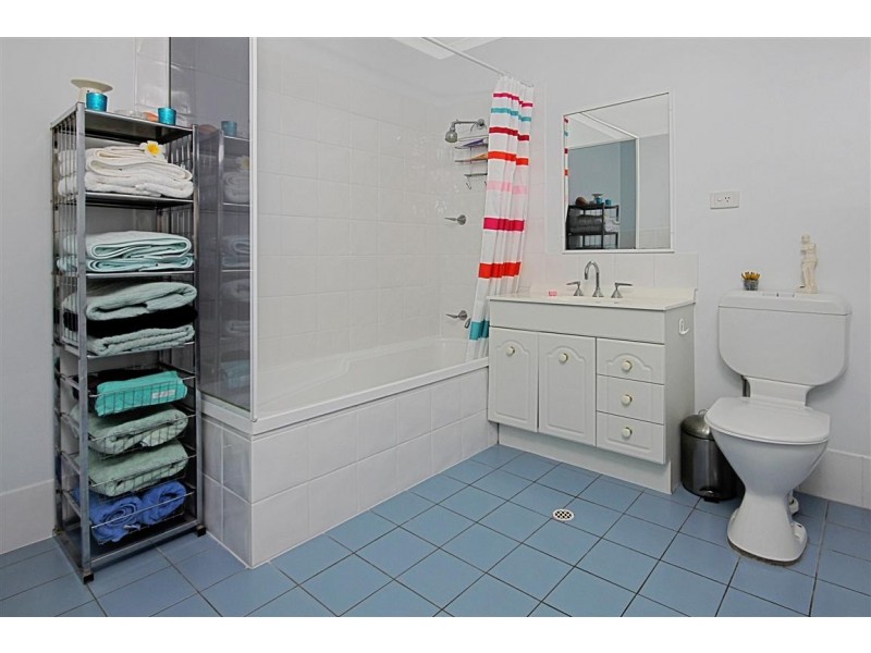 6/15 Eric Fenning Drive, Surf Beach NSW 2536