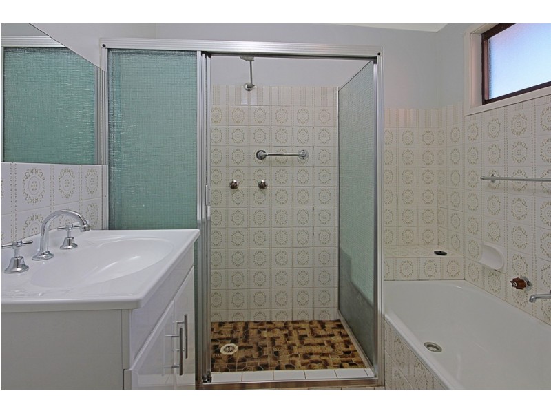 29 Calton Road, Batehaven NSW 2536