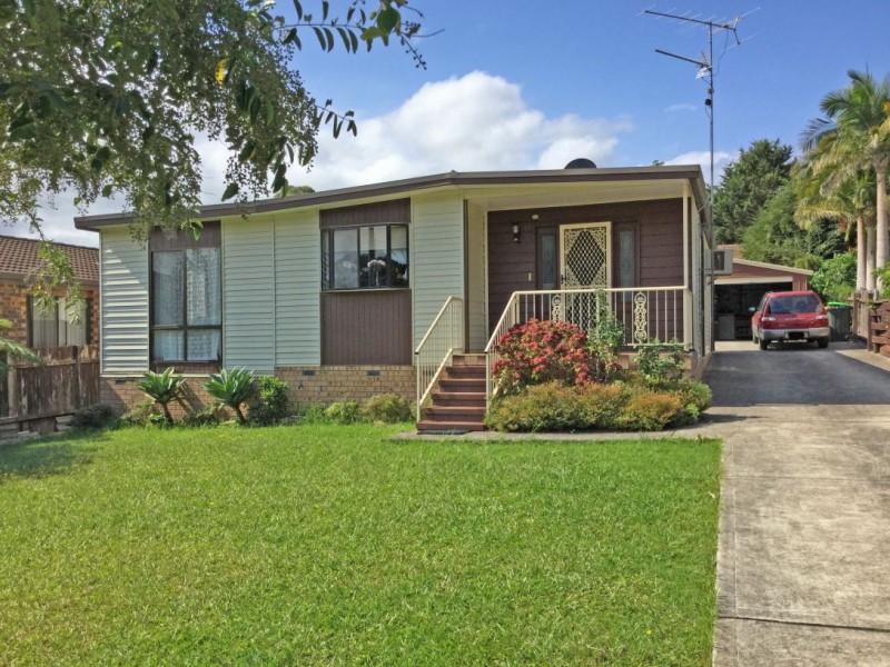 11 Clare Crescent, Batehaven NSW 2536