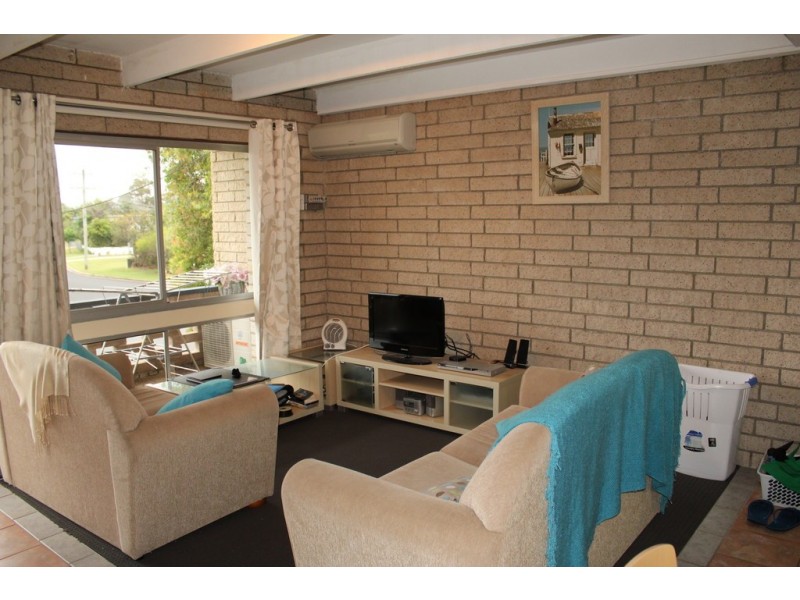 4 /10 Catlin Avenue, Batemans Bay NSW 2536