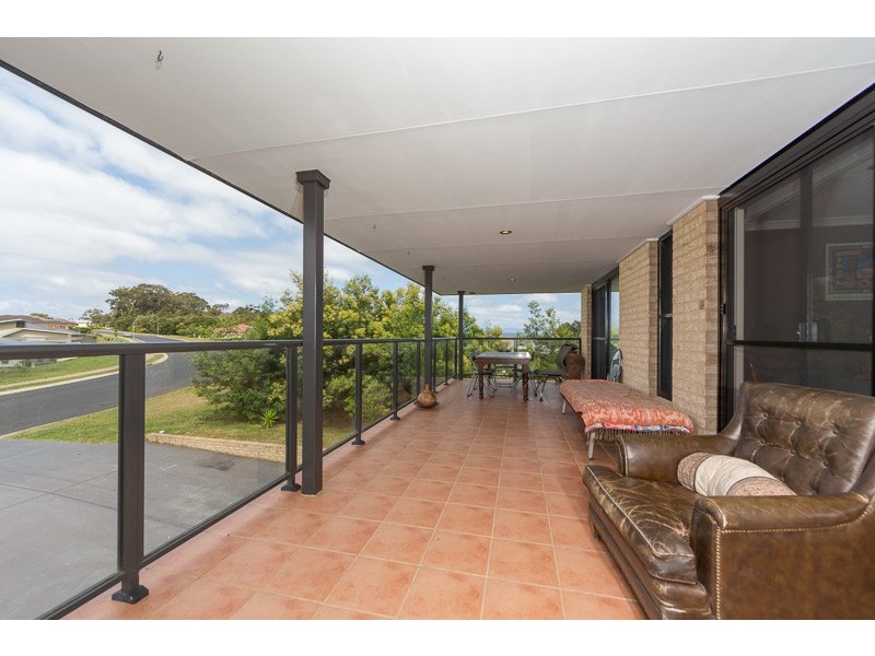 2 Broomfield Crescent, Long Beach NSW 2536