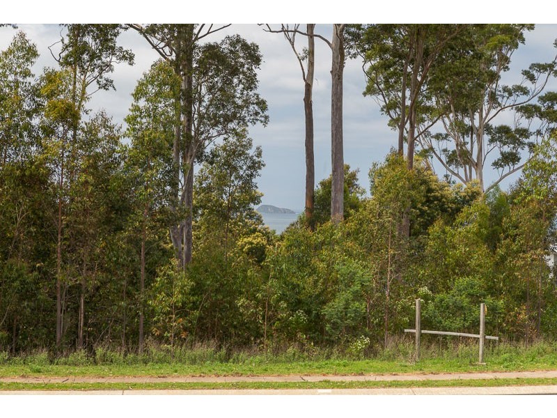 2 Broomfield Crescent, Long Beach NSW 2536