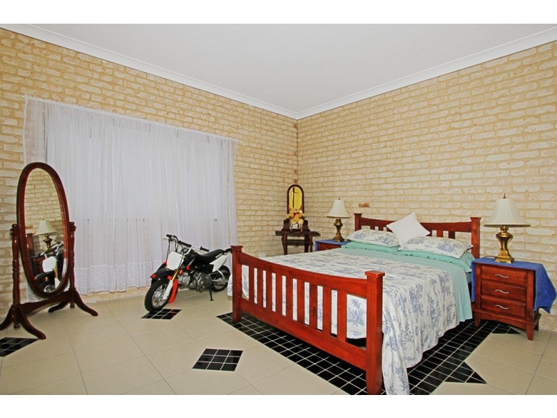 79 Berrima Parade, Surfside NSW 2536