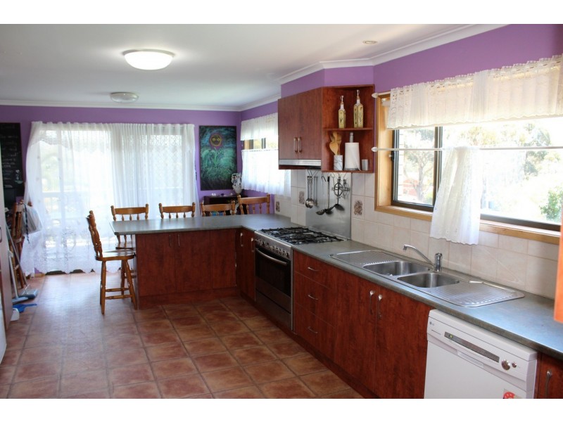 12 Ocean Road, Batehaven NSW 2536