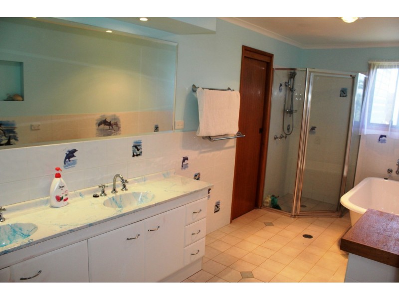 12 Ocean Road, Batehaven NSW 2536