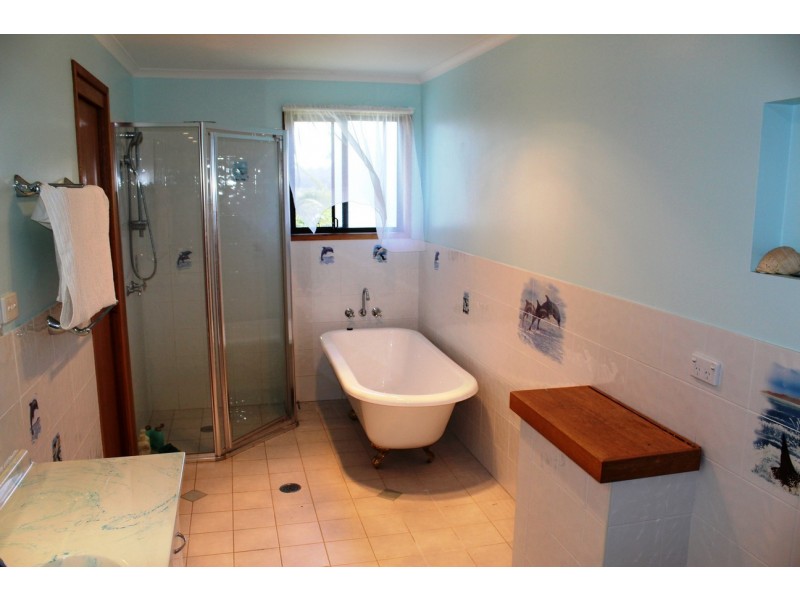 12 Ocean Road, Batehaven NSW 2536