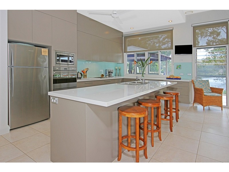 27 Sproxtons Lane, Nelligen NSW 2536